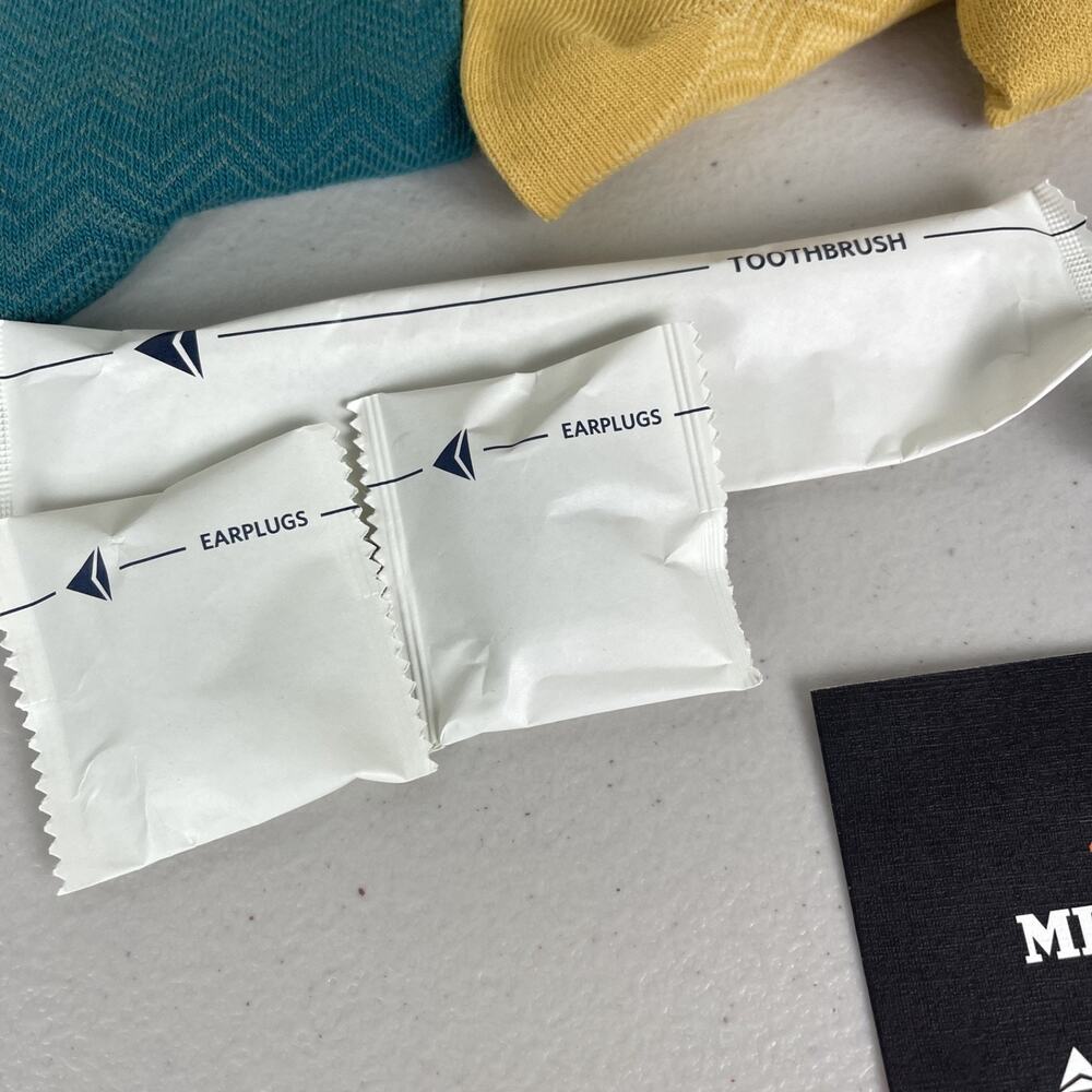 Delta One Rio Radiance Yellow Missoni Amenity Kit Bag Socks NEW 2026 Summer - Picture 14 of 16